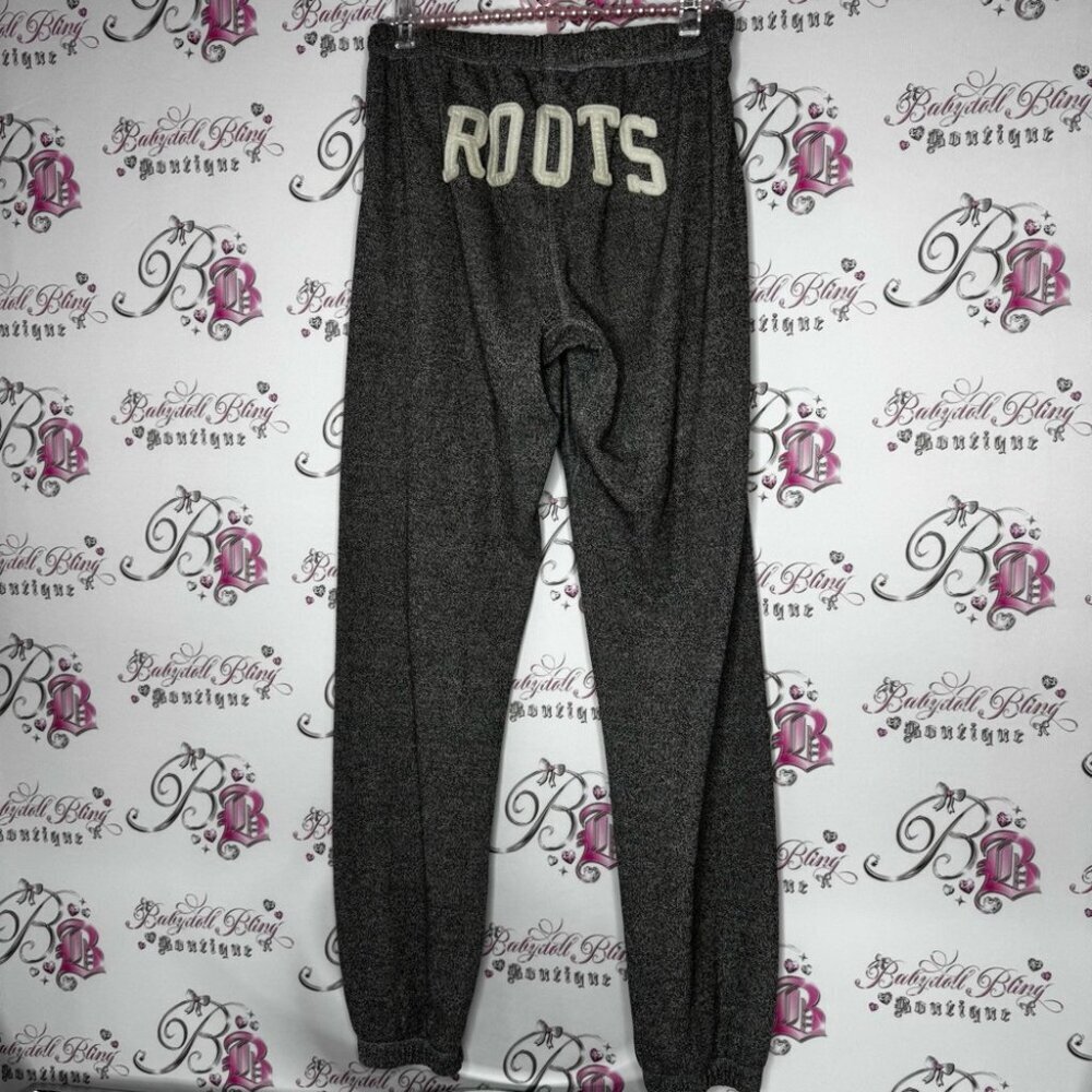 Roots sweatpants logo on bum grey white Canada 🇨🇦 pants bottoms comfy classic